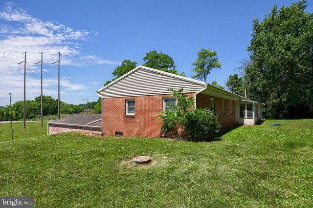 1789 ROOSEVELT AVE, York, PA 17408