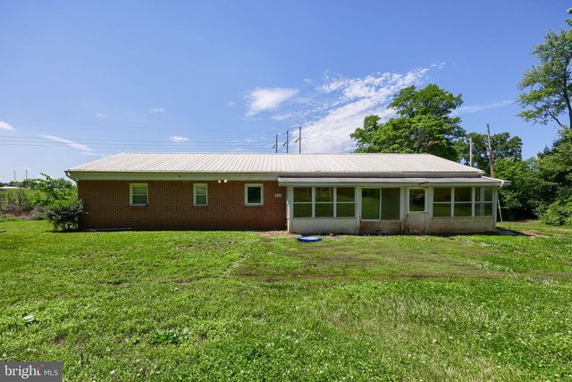 1789 ROOSEVELT AVE, York, PA 17408
