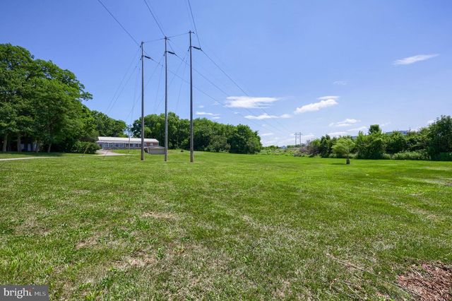 1789 ROOSEVELT AVE, York, PA 17408
