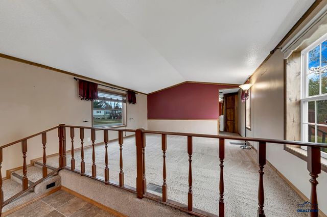 3704 CHIEF DR, Rapid City, SD 57701