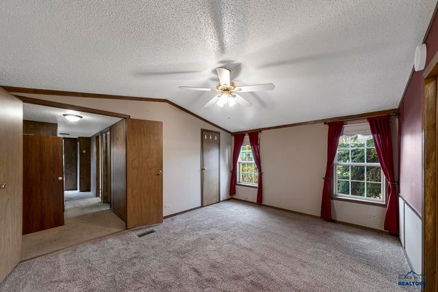 3704 CHIEF DR, Rapid City, SD 57701