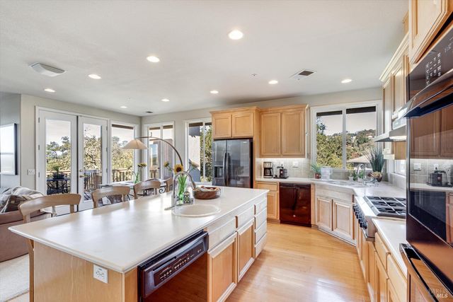 3435 Terra Linda Dr, Santa Rosa, CA 95404