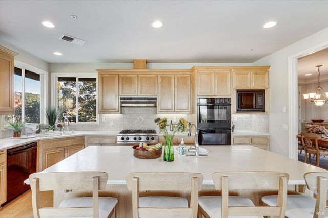 3435 Terra Linda Dr, Santa Rosa, CA 95404