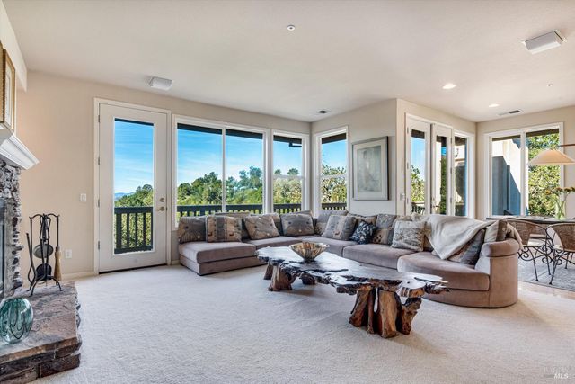 3435 Terra Linda Dr, Santa Rosa, CA 95404