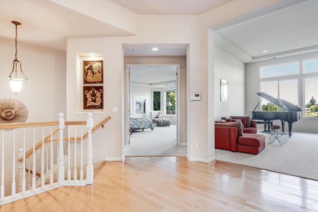 3435 Terra Linda Dr, Santa Rosa, CA 95404