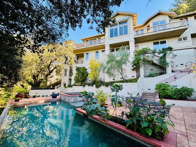 3435 Terra Linda Dr, Santa Rosa, CA 95404