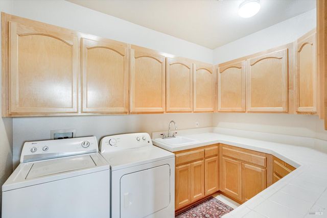 3435 Terra Linda Dr, Santa Rosa, CA 95404