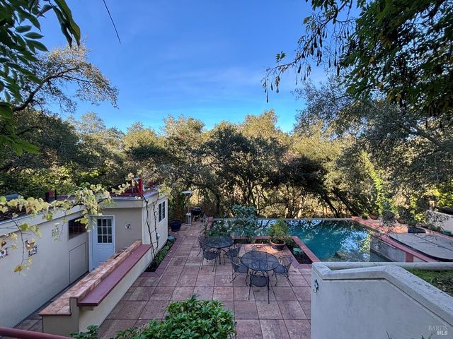 3435 Terra Linda Dr, Santa Rosa, CA 95404