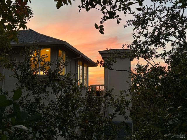 3435 Terra Linda Dr, Santa Rosa, CA 95404