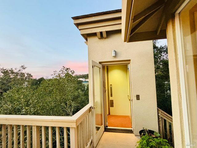 3435 Terra Linda Dr, Santa Rosa, CA 95404