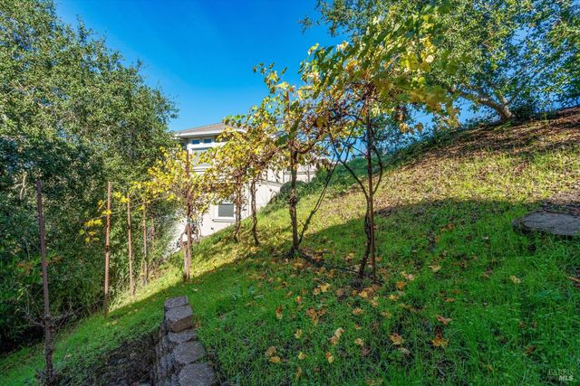 3435 Terra Linda Dr, Santa Rosa, CA 95404