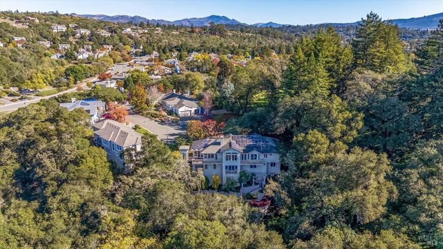 3435 Terra Linda Dr, Santa Rosa, CA 95404