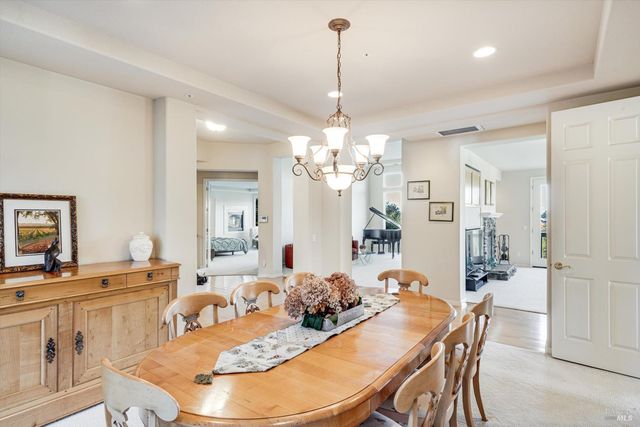 3435 Terra Linda Dr, Santa Rosa, CA 95404