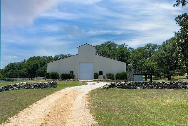 169 STAR VIEW CV, Blanco, TX 78606