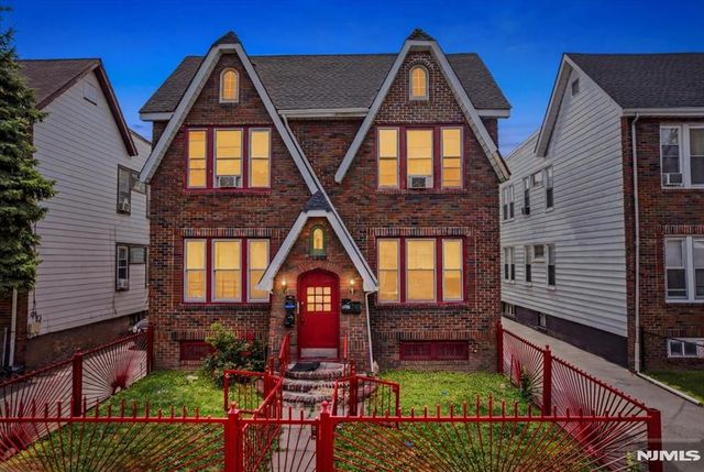 202 Eastern Parkway, Newark, NJ 07106