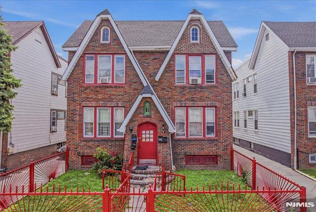202 Eastern Parkway, Newark, NJ 07106