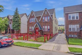 202 Eastern Parkway, Newark, NJ 07106
