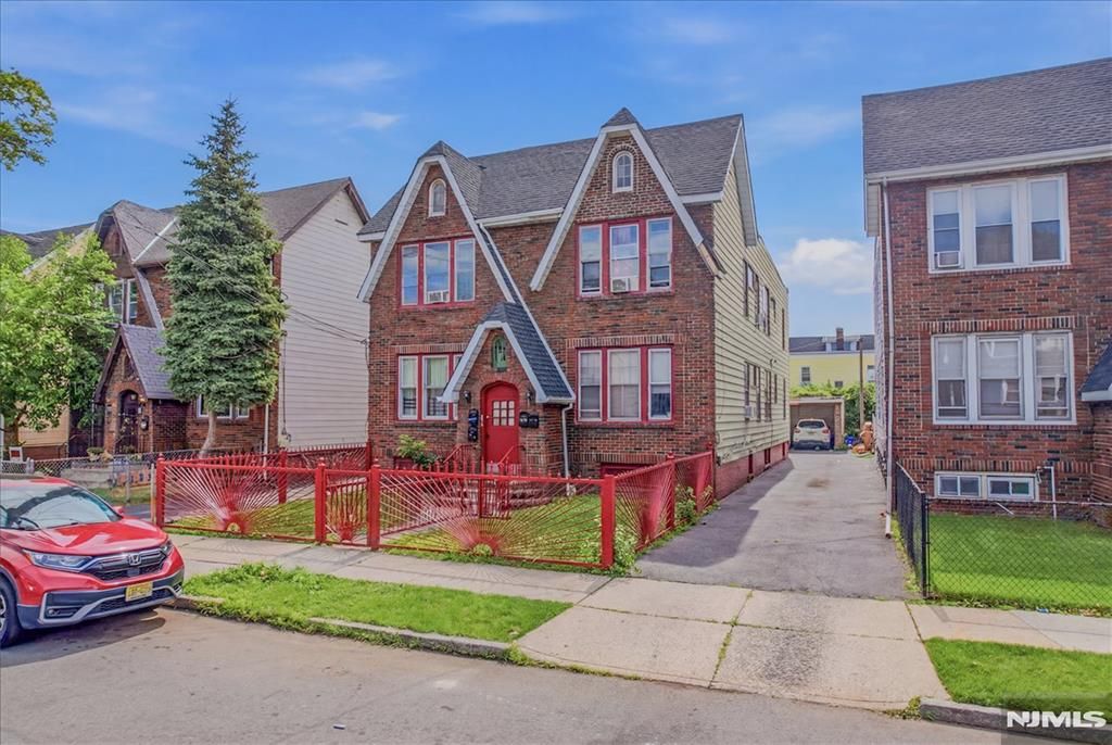 202 Eastern Parkway, Newark, NJ 07106