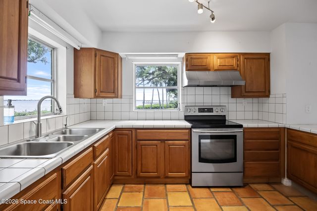 8690 S Tropical Trail, Merritt Island, FL 32952