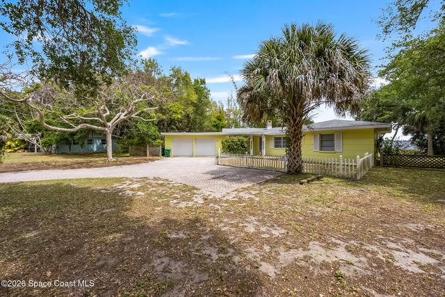 8690 S Tropical Trail, Merritt Island, FL 32952