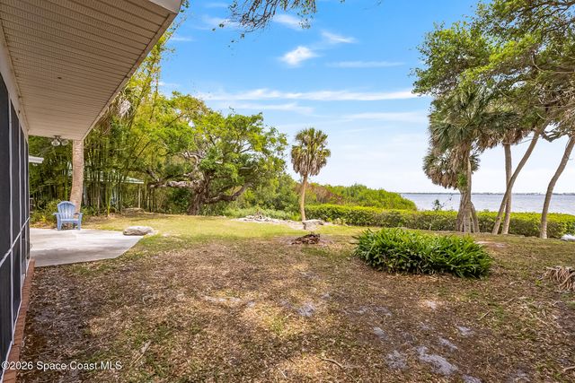 8690 S Tropical Trail, Merritt Island, FL 32952