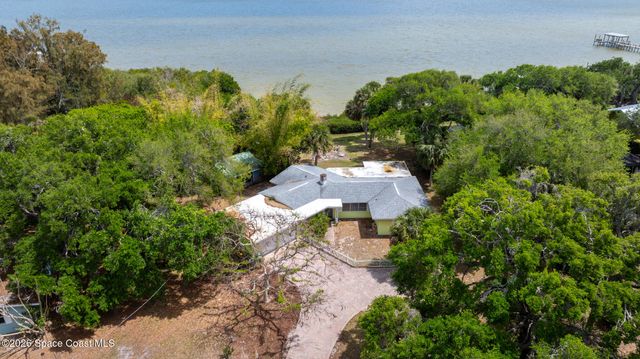 8690 S Tropical Trail, Merritt Island, FL 32952