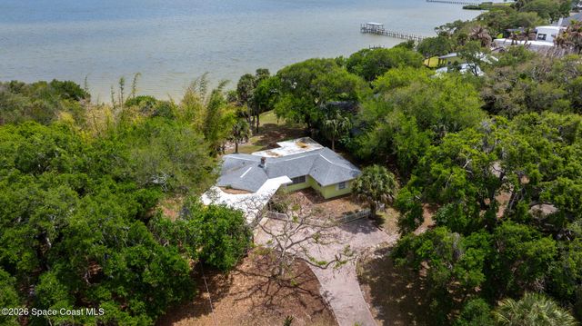 8690 S Tropical Trail, Merritt Island, FL 32952