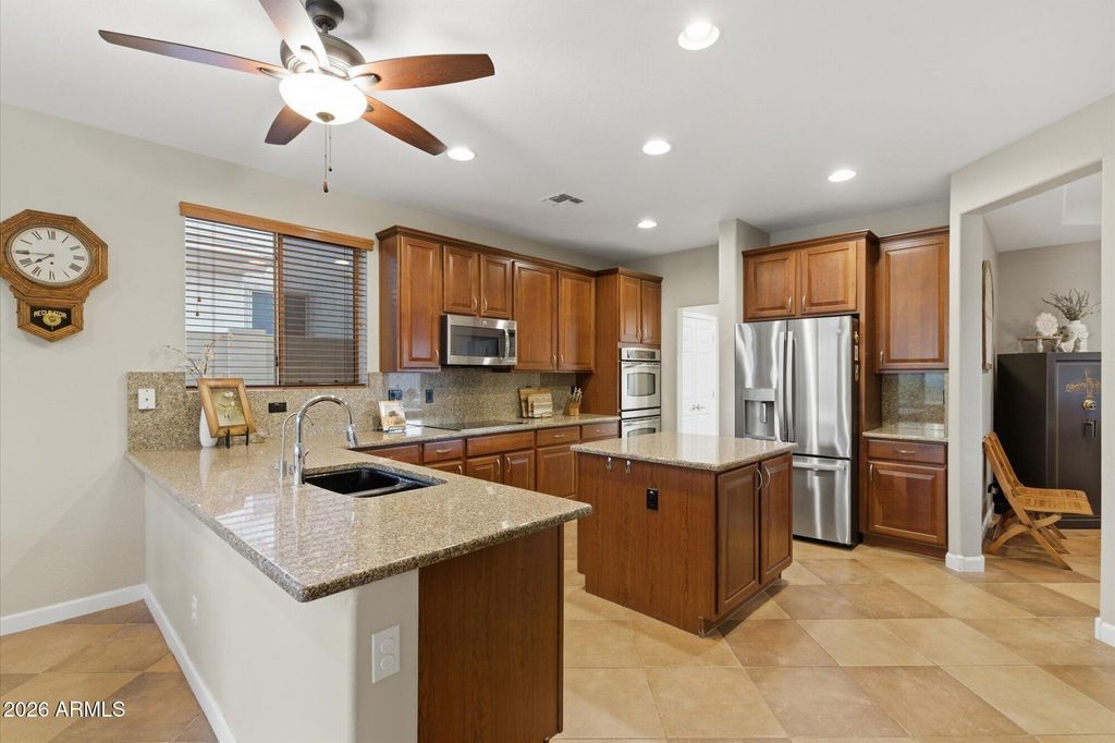 2316 W EAGLE FEATHER Road, Phoenix, AZ 85085 — photo 4