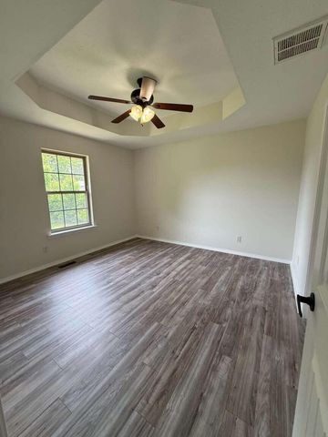 1904 S 14th Avenue, Ozark, MO 65721