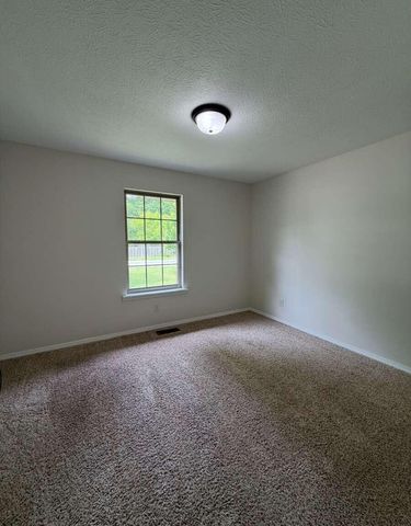 1904 S 14th Avenue, Ozark, MO 65721