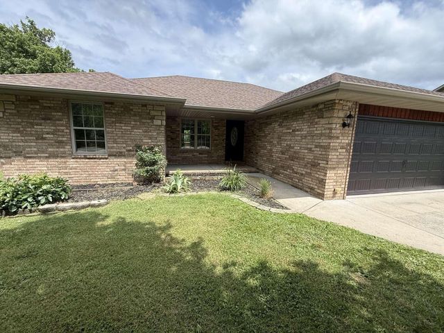 1904 S 14th Avenue, Ozark, MO 65721