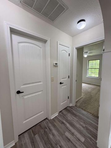 1904 S 14th Avenue, Ozark, MO 65721