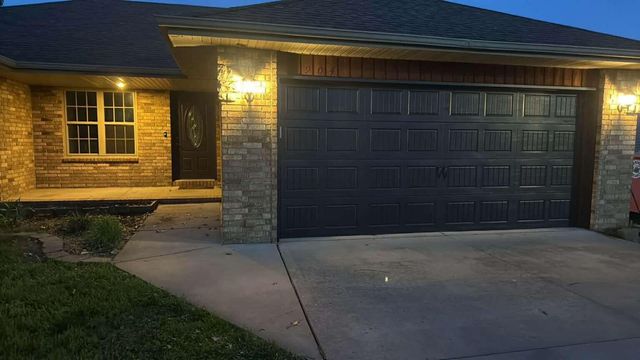 1904 S 14th Avenue, Ozark, MO 65721