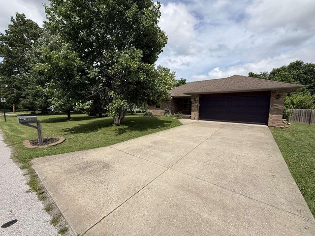 1904 S 14th Avenue, Ozark, MO 65721