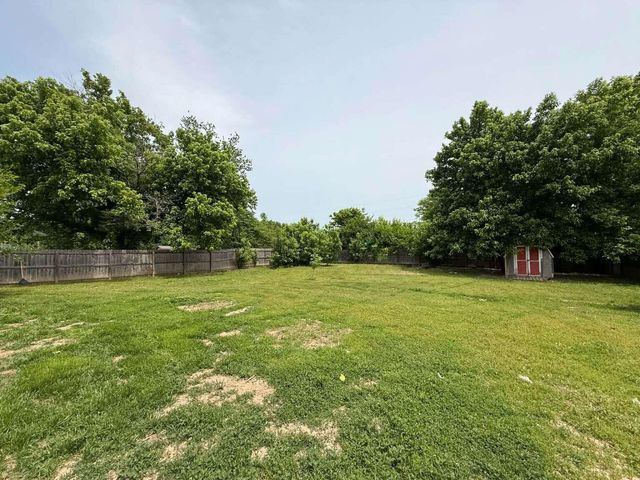 1904 S 14th Avenue, Ozark, MO 65721