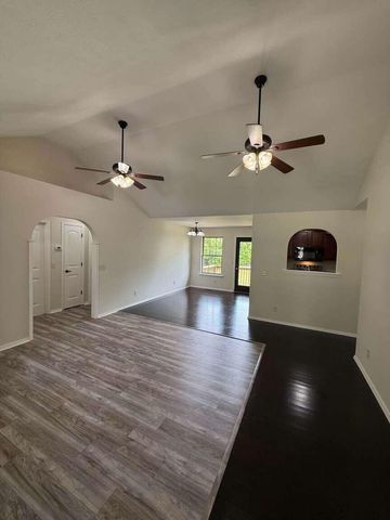 1904 S 14th Avenue, Ozark, MO 65721