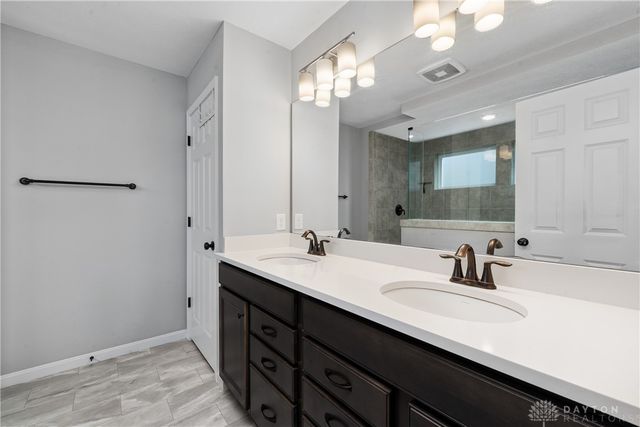 527 Carleton Drive, Dayton, OH 45440
