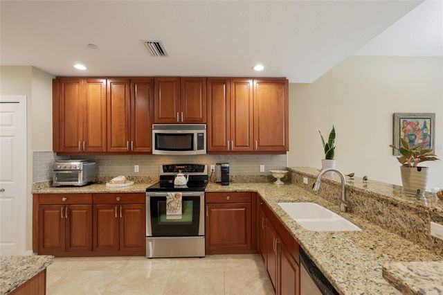 5591 CANNES CIRCLE 502, Sarasota, FL 34231