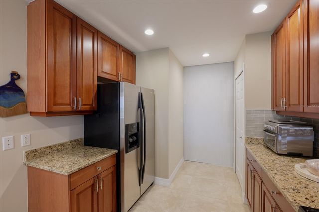 5591 CANNES CIRCLE 502, Sarasota, FL 34231