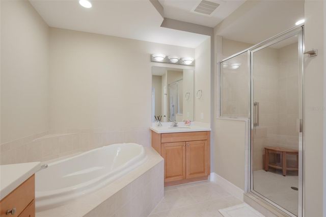 5591 CANNES CIRCLE 502, Sarasota, FL 34231