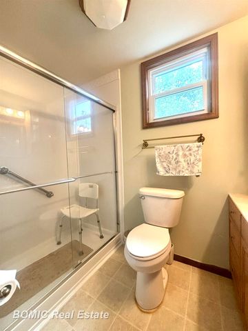 1101 S Farragut Street, Bay City, MI 48708