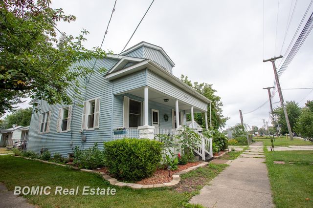 1101 S Farragut Street, Bay City, MI 48708