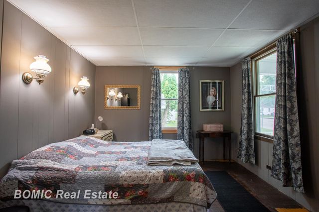 1101 S Farragut Street, Bay City, MI 48708