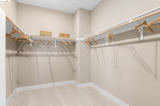 28928 Parkridge Loop 105, Hayward, CA 94544