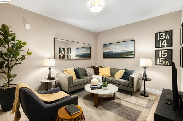 28928 Parkridge Loop 105, Hayward, CA 94544