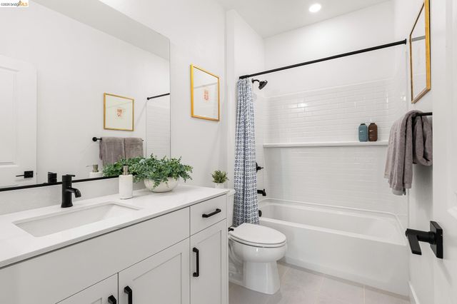 28928 Parkridge Loop 105, Hayward, CA 94544
