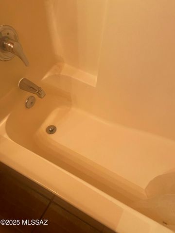 101 S Players Club Dr Apt 14203, Tucson, AZ 85745