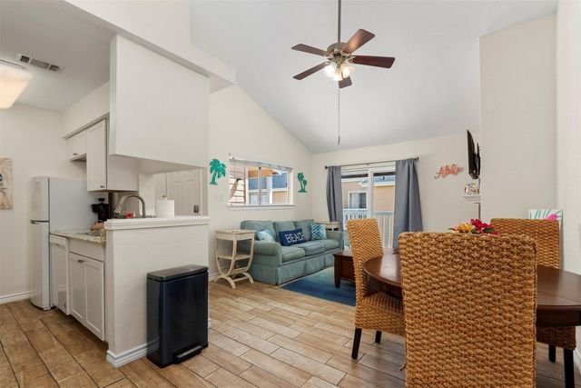 3506 Cove View Boulevard 210, Galveston, TX 77554