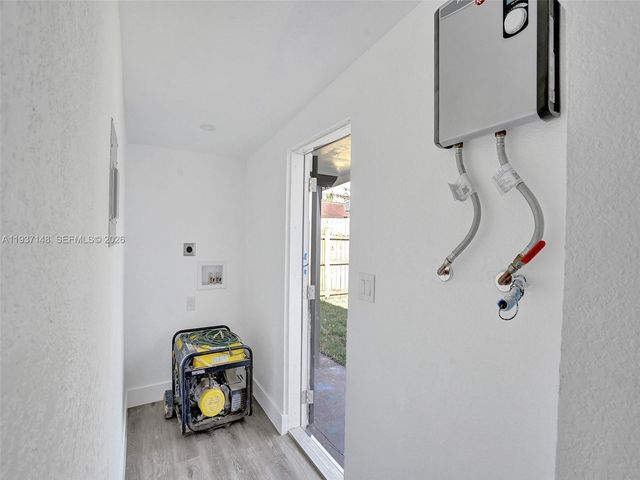 6143 SW 40th St, Miramar, FL 33023