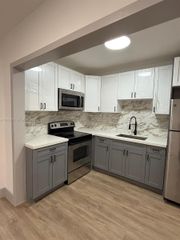 6790 SW 17th St 6790, Miami, FL 33155